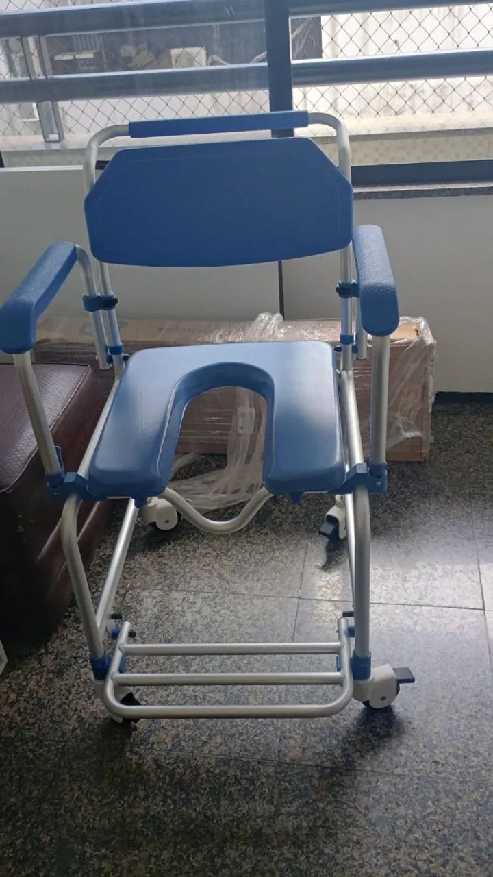 Cadeira de rodas Higiênica Banho Procirúrgica