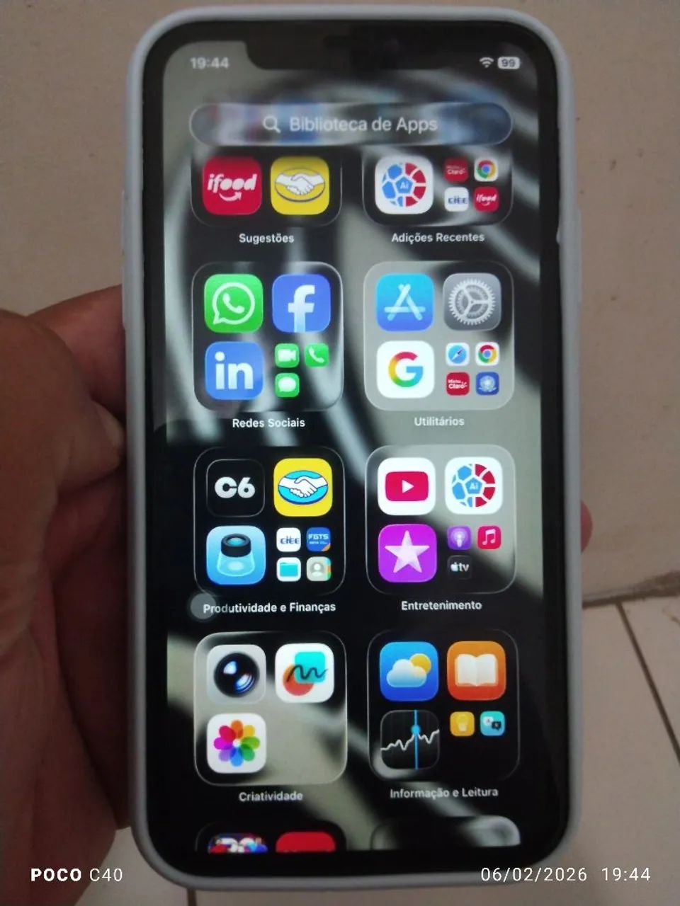iPhone 11 ,128 gb cor verde funcionando tudo perfeitamente  - Foto 2