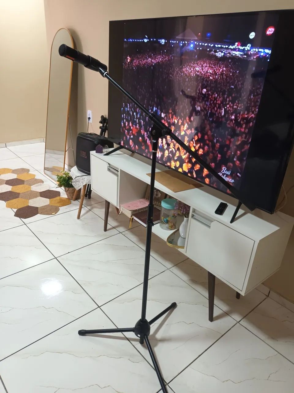 VENDO PEDESTAL DE MICROFONE