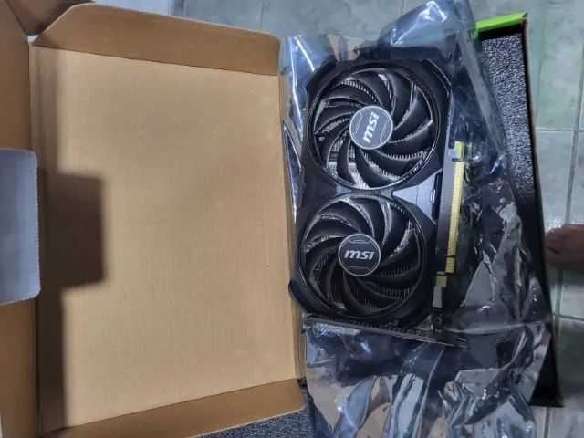 Placa de vídeo RTX 4060 Ventus 8GB MSI na caixa  - Foto 2