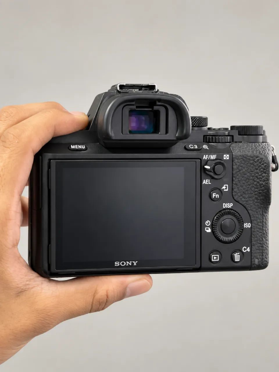 SONY α7II Câmera Sony A7 ii + lente 16mm f/2.8 + 2 baterias - Câmeras e
