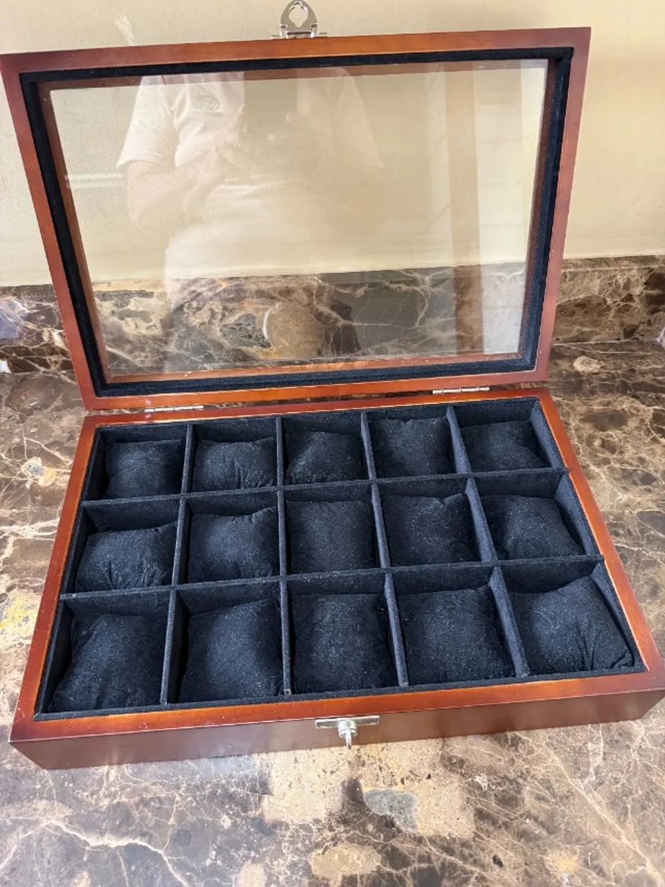 VENDO LINDA CAIXA DE MADEIRA PARA 15 RELOGIOS  - Foto 3