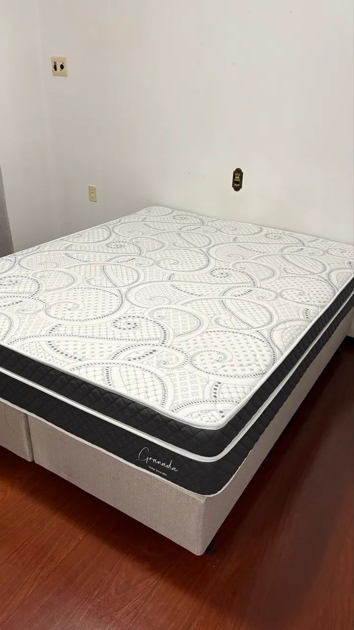 CAMA QUEEN + COLCHÃO