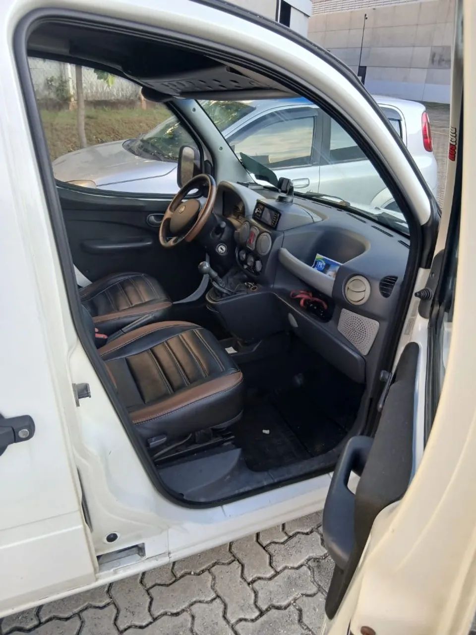 Fiat Doblo Cargo 1.4 MPI Fire Flex 8V 3P 2012 - Foto 4