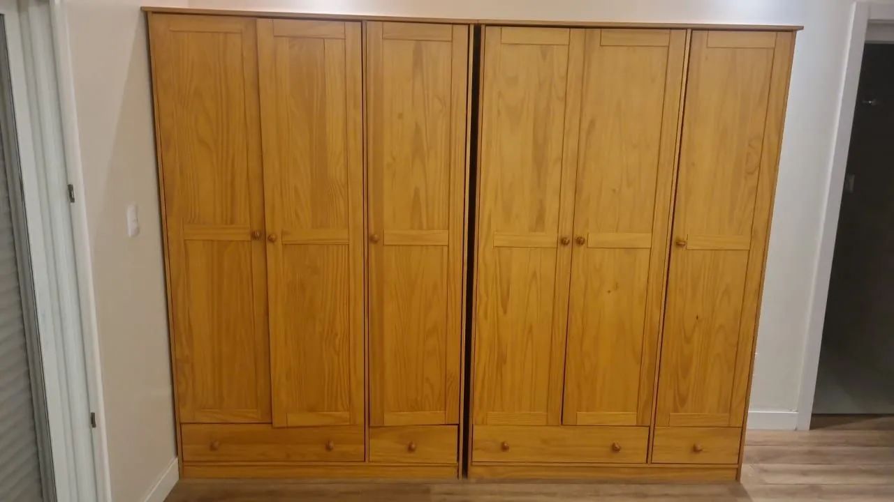 Guarda-roupa madeira maciça