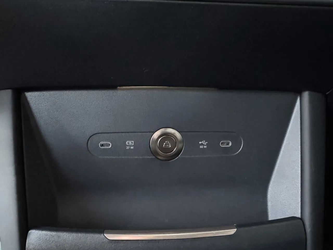 Zeekr X PREMIUM Premium (elétrico), foto 16 de 19