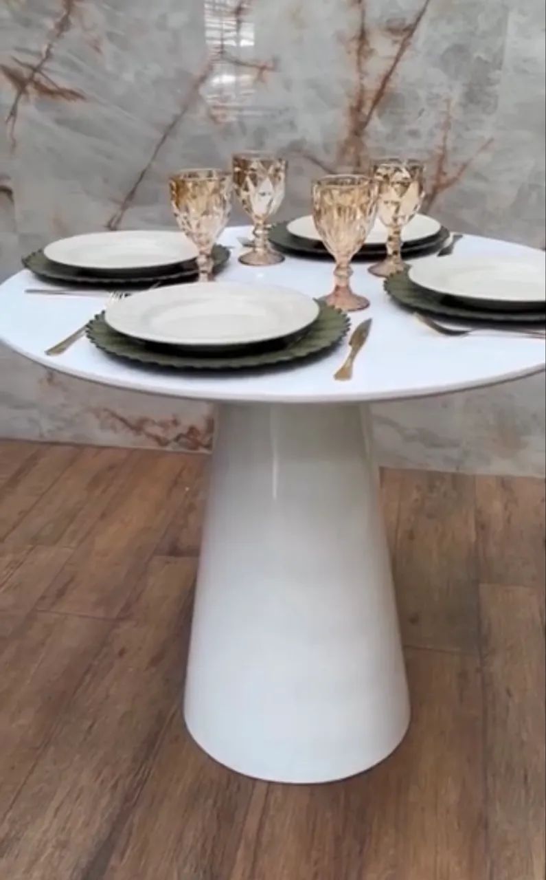 Mesa de jantar redonda com tampo de vidro e 4 cadeiras.  - Foto 2