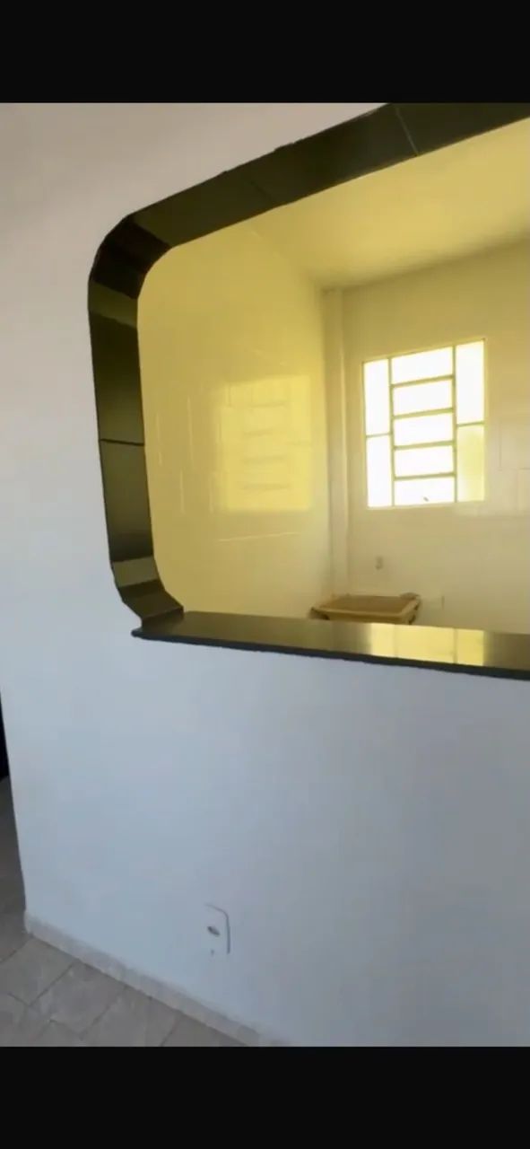 ALUGO APARTAMENTO 3 QUARTOS COM GARAGEM COBERTA. - Foto 3