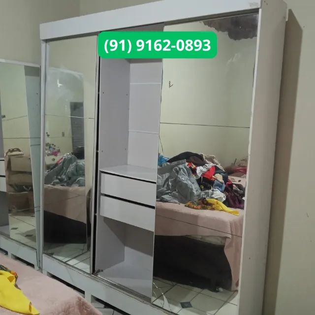 Guarda-Roupa com Espelho