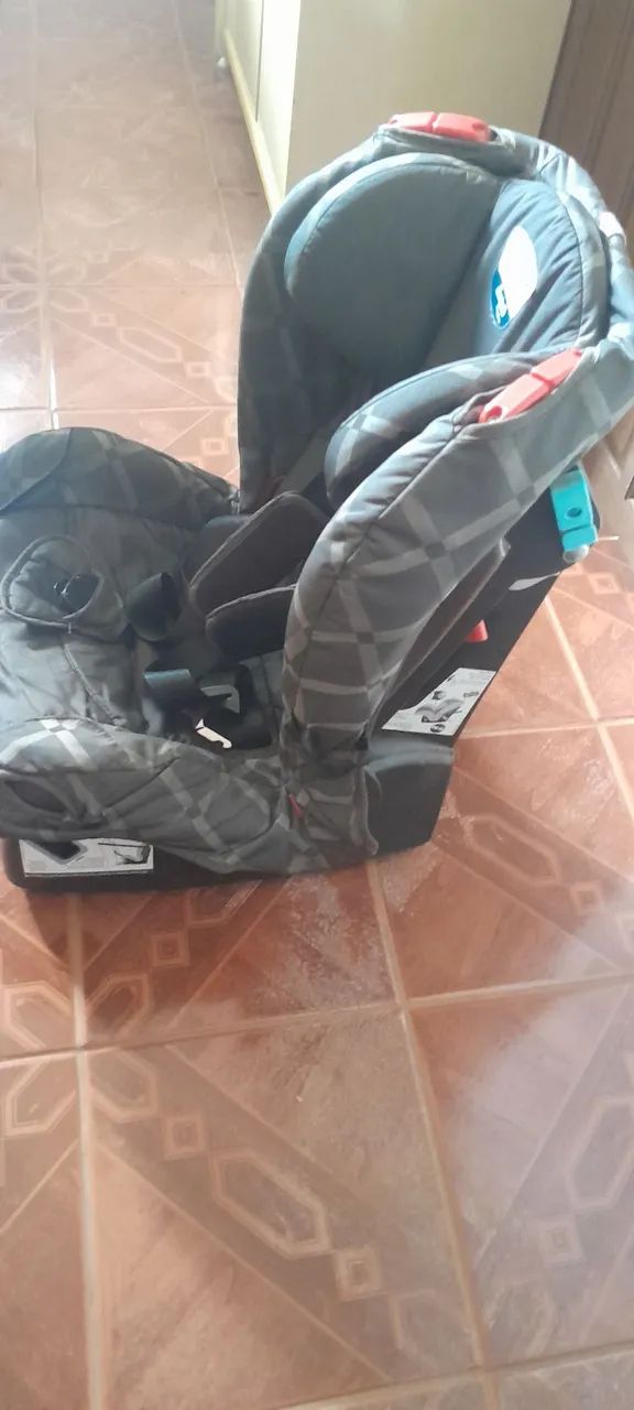 Vendo cadeirinha em perfeito estado 270 