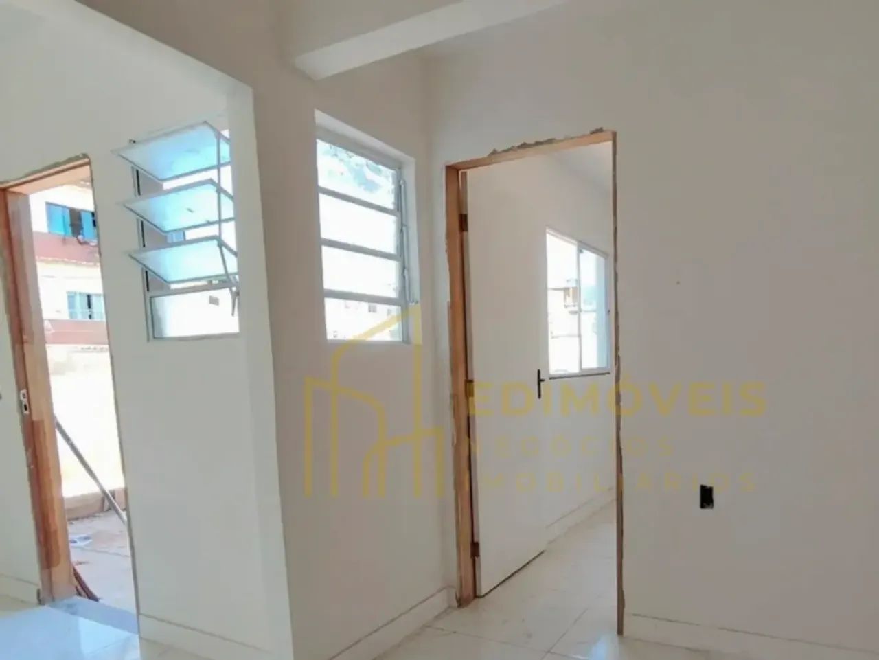Seu espaço ideal em Jardim Marilândia: casa com 2 quartos e área gramada! - Foto 4