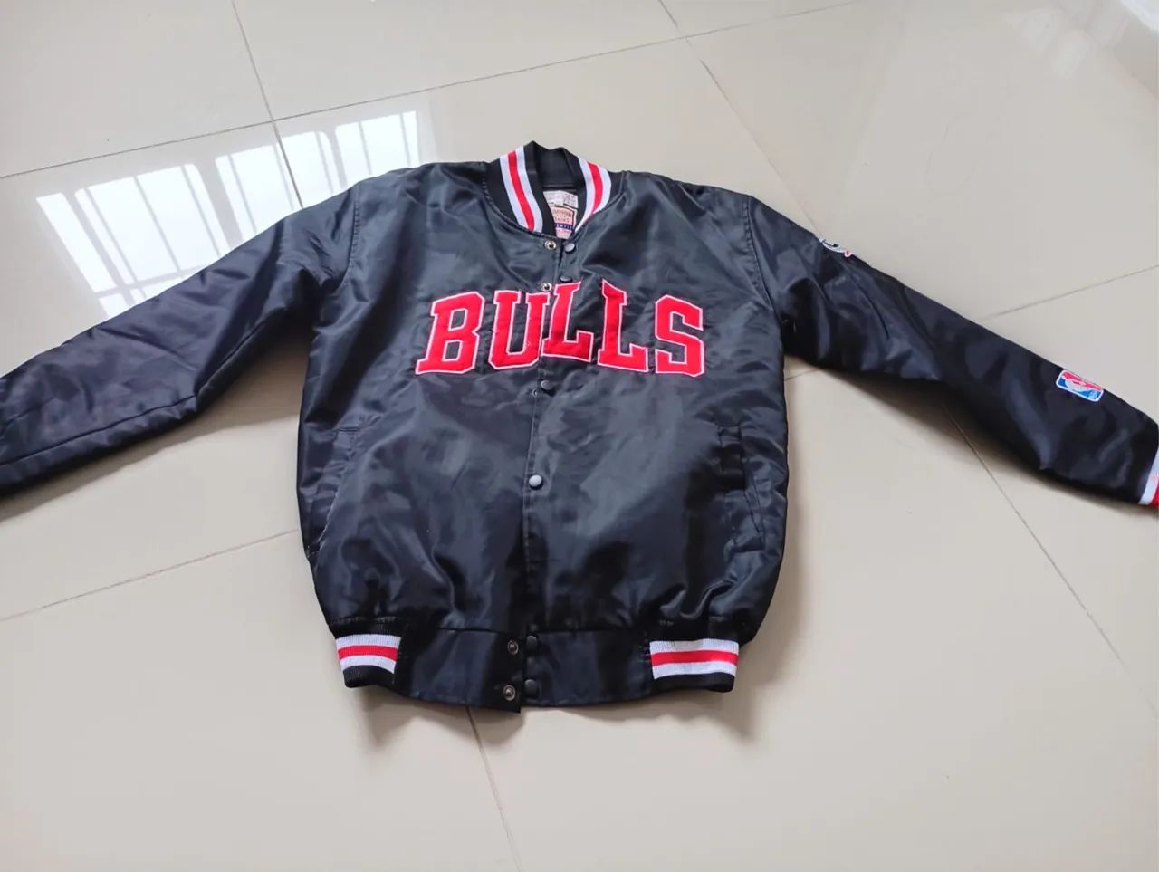 Jaqueta importada NBA mitchell e Ness  GG