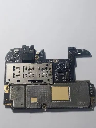 Placa mãe redmi 7, 64 gigas, 4 de memoria, 100,00 pra levar ou 150,00 trocado