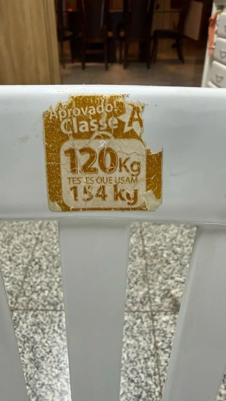 3 Cadeiras de Plástico  - Foto 4