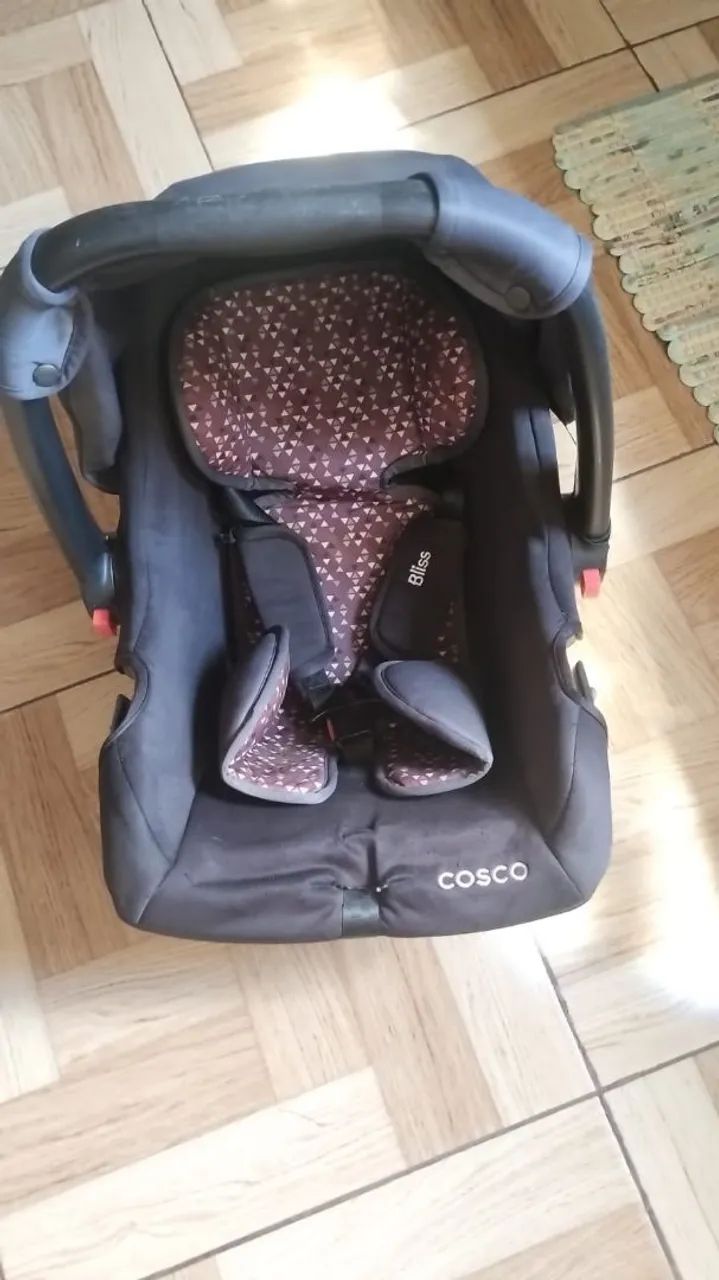 Vendo 1 bebê vc conforto e 1 canguru  - Foto 2