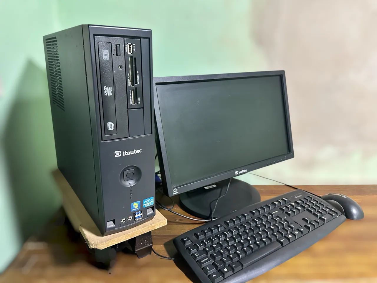 COMPUTADOR DESKTOP INTEL CORE i5 - 8GB RAM + HD 466GB