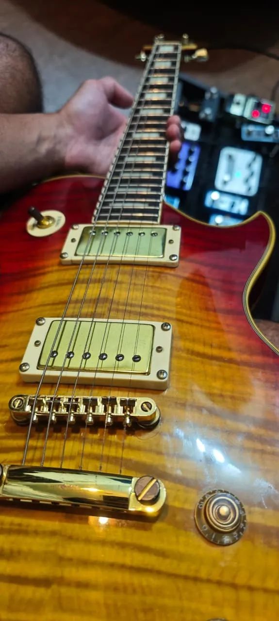 Guitarra Les Paul Golden