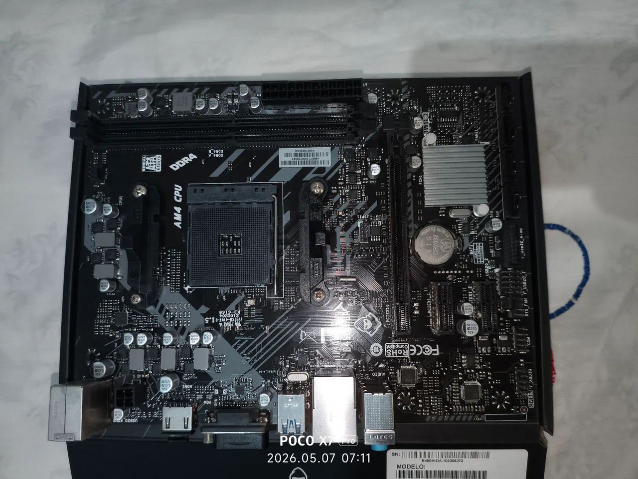 Placa mãe B450 DDR4 (AMD)