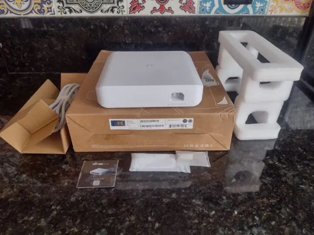 Switch Ubiquiti UniFi Lite 16 Poe BR - Foto 3