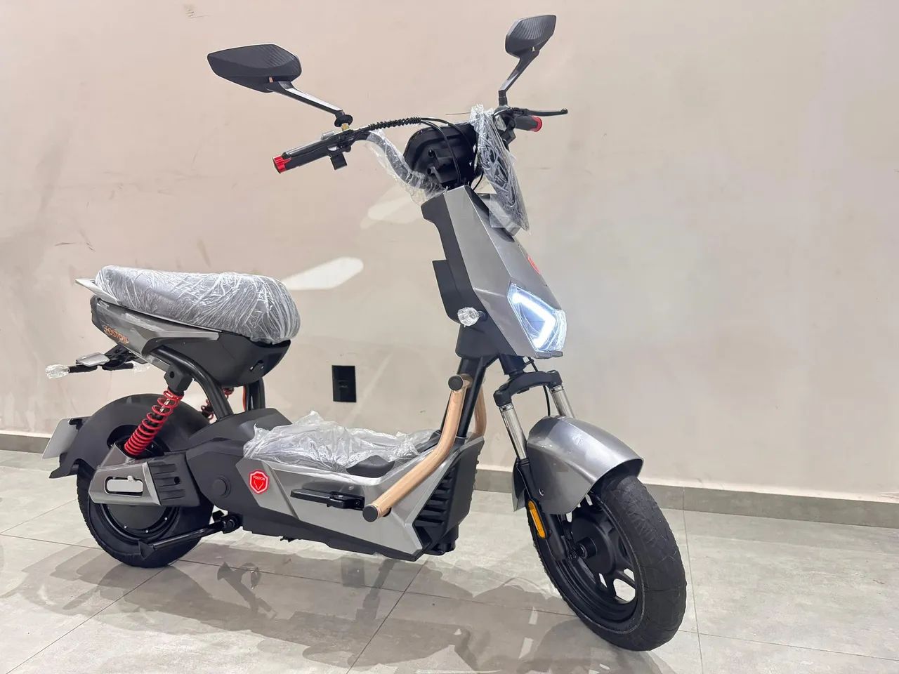 Autopropelido moto eletrica scooter 1000w - Foto 6