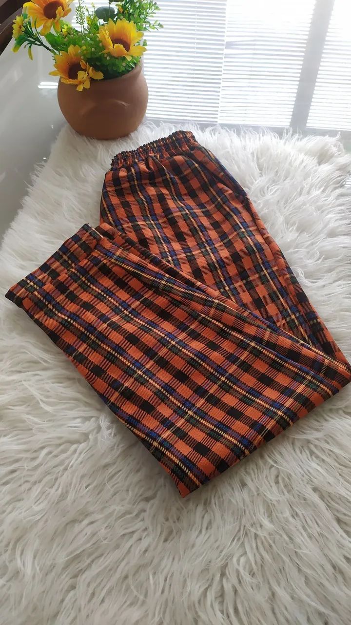 Calça quadriculada feminina Tam G  - Foto 3