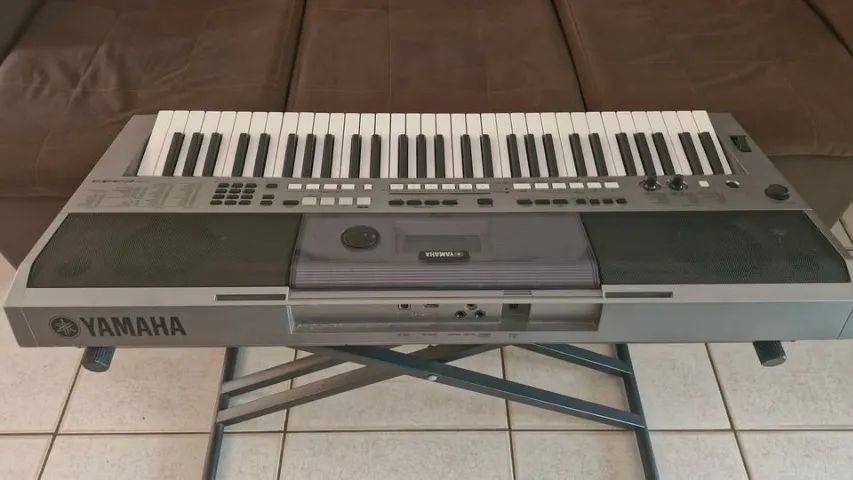 Teclado Yamaha e443 + suporte - Foto 3