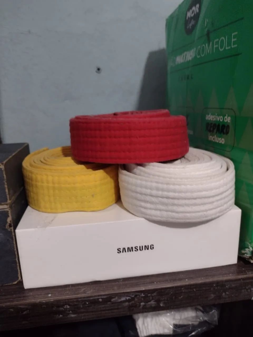 3 faixas de karatê 