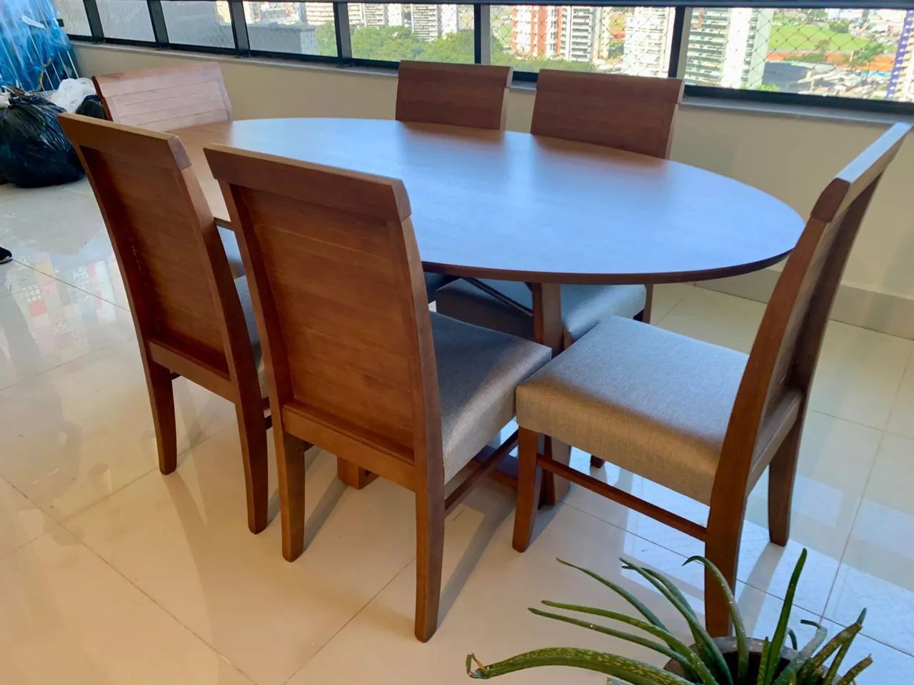 Mesa nova de madeira maciça  - Foto 2