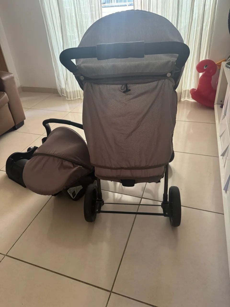 Carrinho de bebê + bebê conforto + base Galzerrano - Foto 2