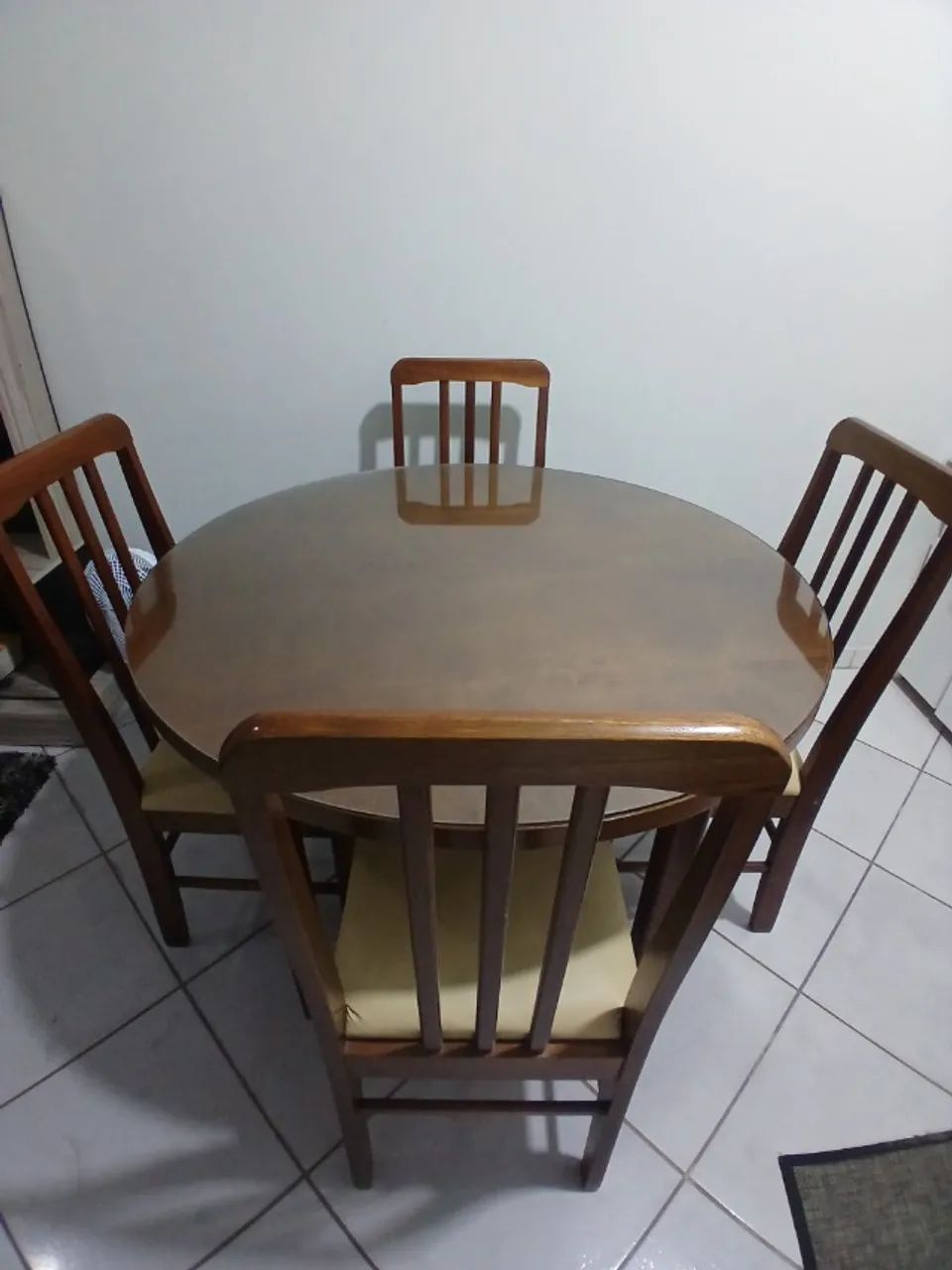 Mesa de jantar redonda com 4 cadeiras - Foto 4