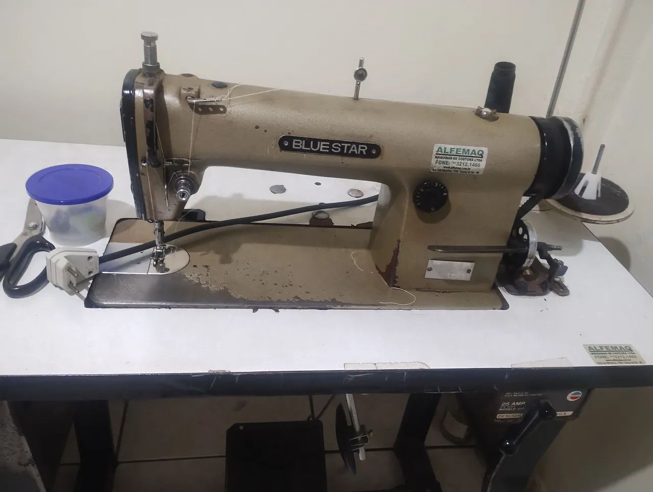 Máquina industrial reta