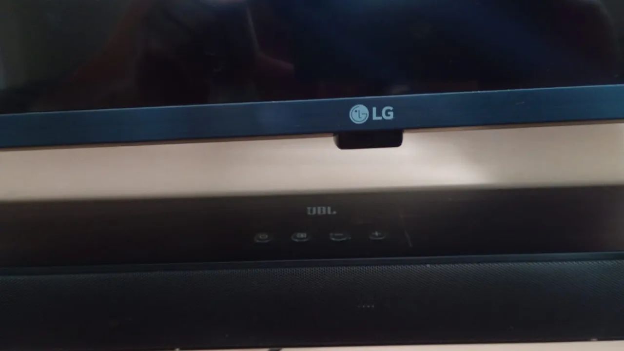Vendo ou troco Tv LG smart 65 polegadas 4k  - Foto 4