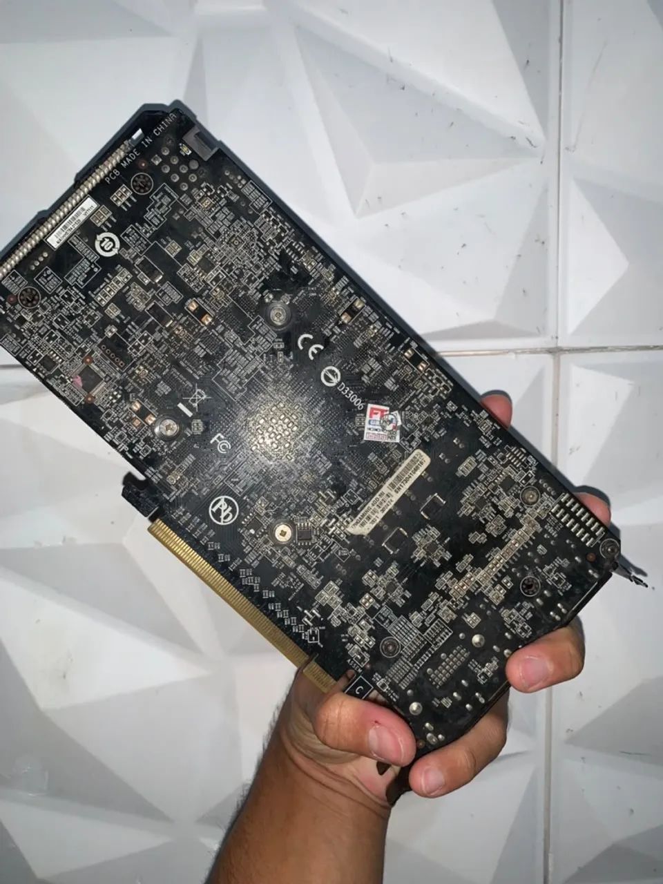 Placa de vidio RX570 - 4gb gigabyte - Foto 2