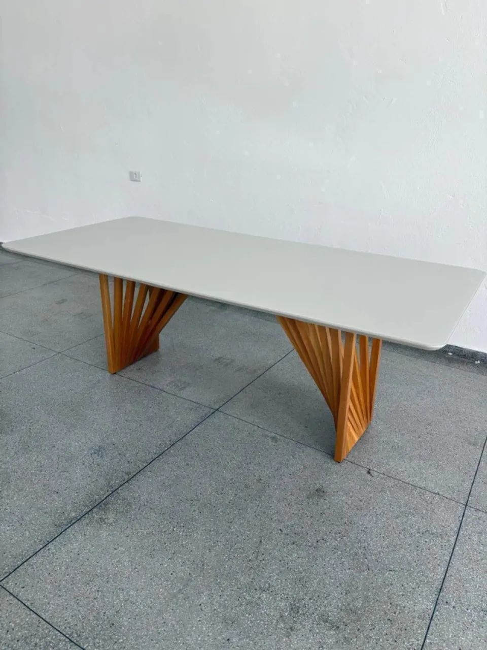 Mesa de Jantar com 06 cadeiras 2.20x1.00 MADEIRA - Foto 3