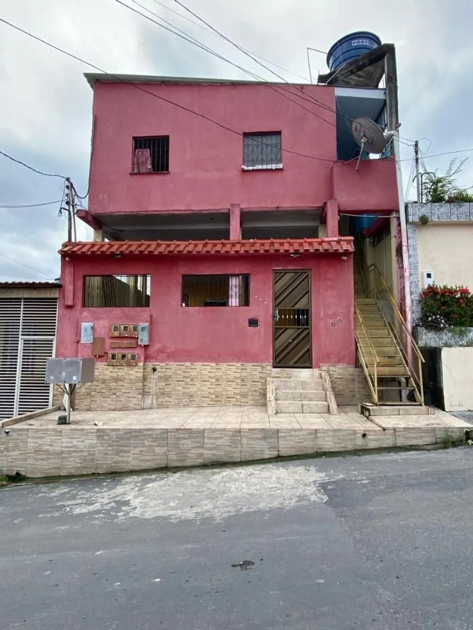 VENDO CASA EM  FLORES