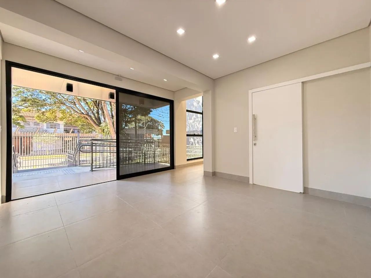 Sala para alugar em Maringá, Zona 05, com 233.32 m² - Foto 5