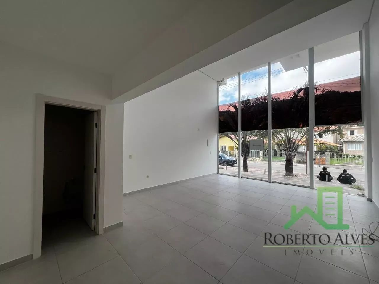 Sala Comercial com Pé-Direito Duplo em Jurerê - Foto 2