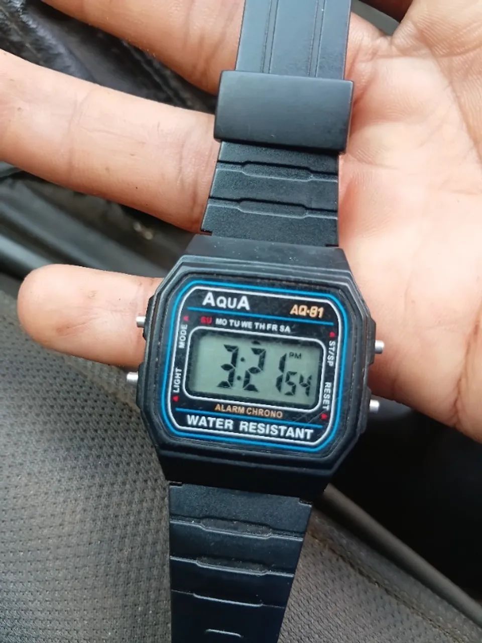 relógio Aqua AQ-81