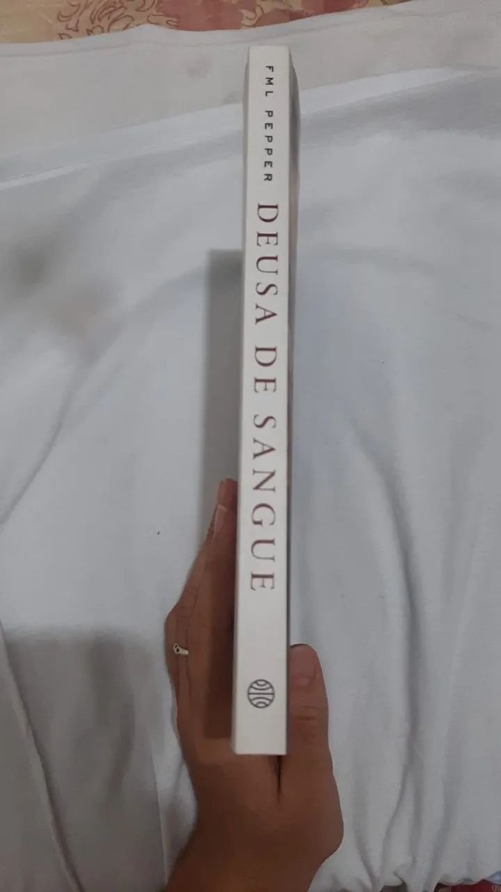 Livro Deusa de Sangue - Foto 3