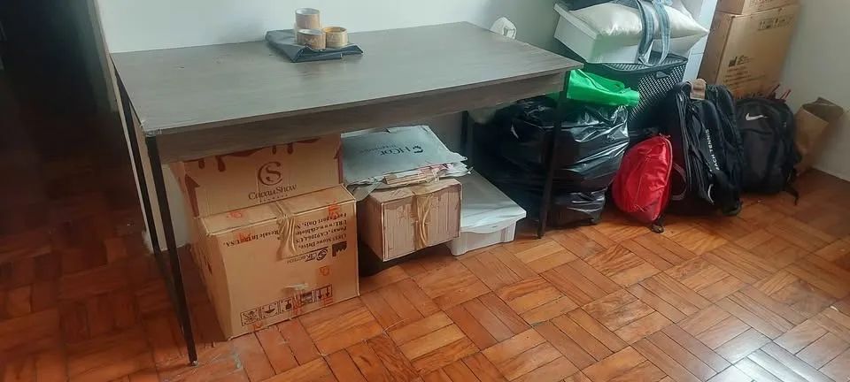 Mesa Retangular com 02 bancos e almofadas