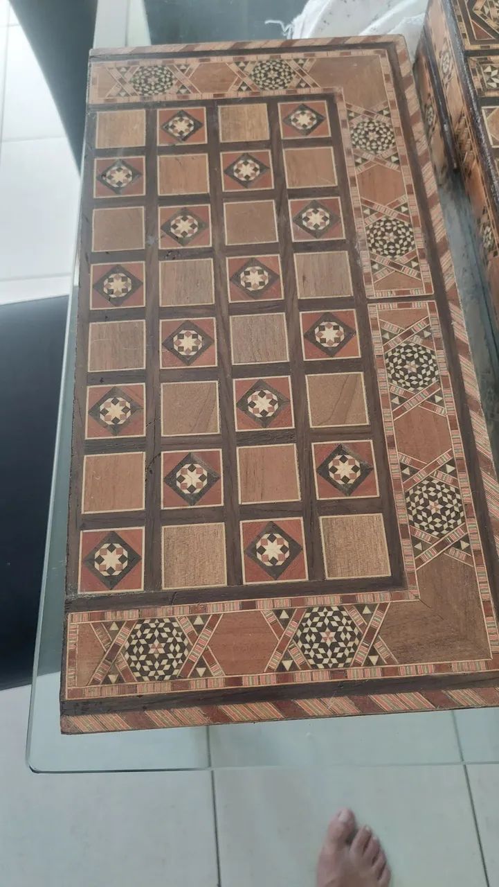 vendo 2 tabuleiros de gamao antigo sem as peças  - Foto 5