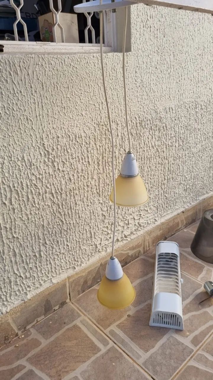Lustres e luminárias em ótimo estado