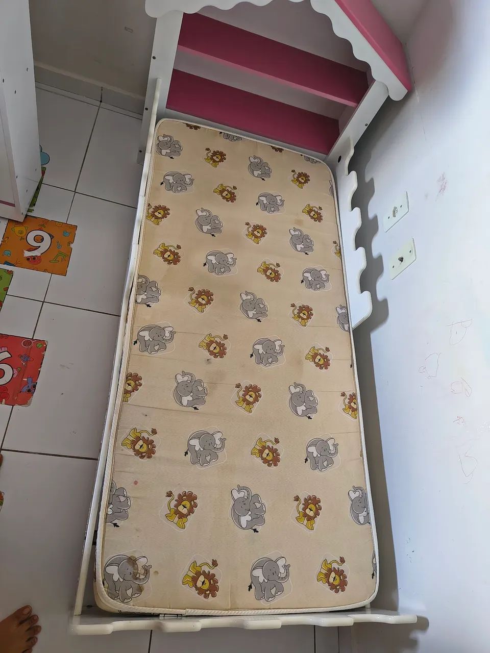 Cama castelo + estante + colchão  - Foto 5
