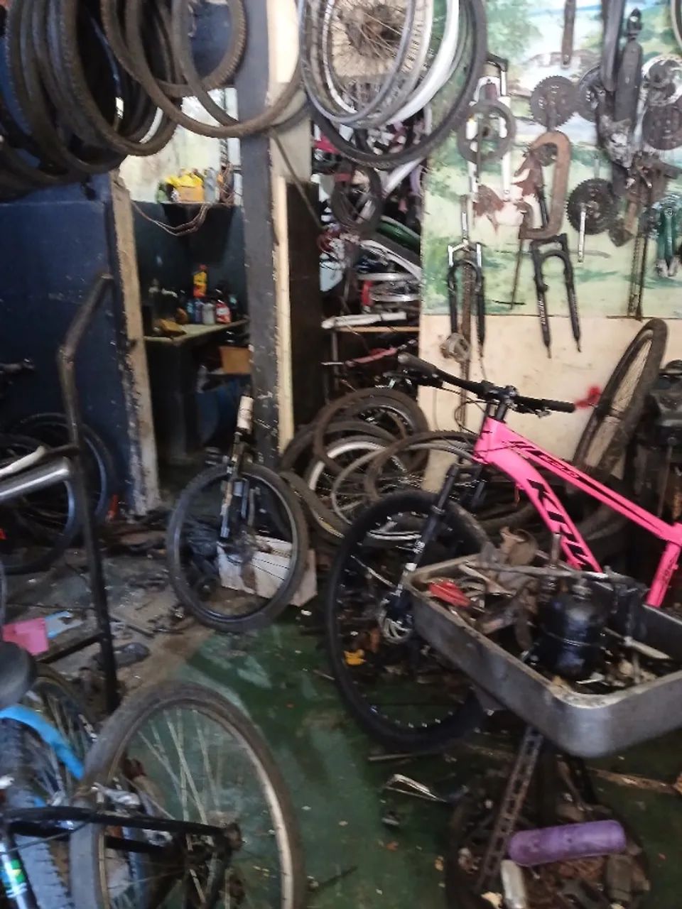 Oficina de bicicletas completa. - Foto 3