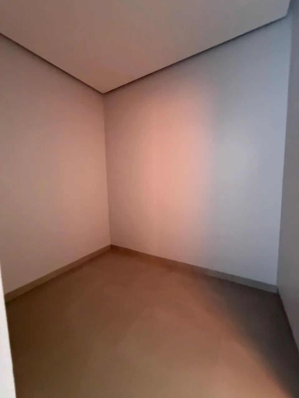 VENDE-SE CASA MODERNO NO BAIRRO PARAÍSO  - Foto 4
