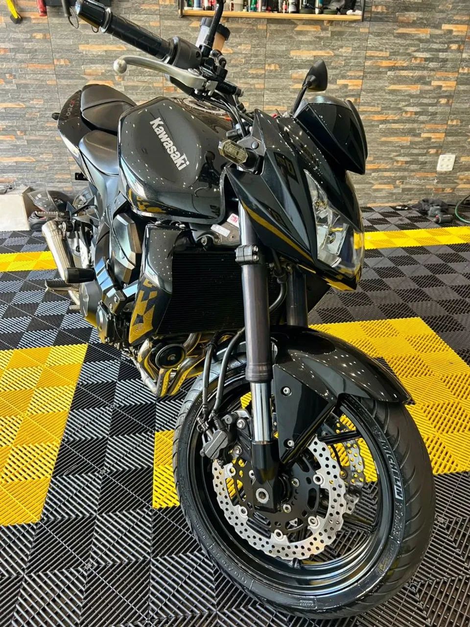 Z 750 2010 - 1534856955 | OLX