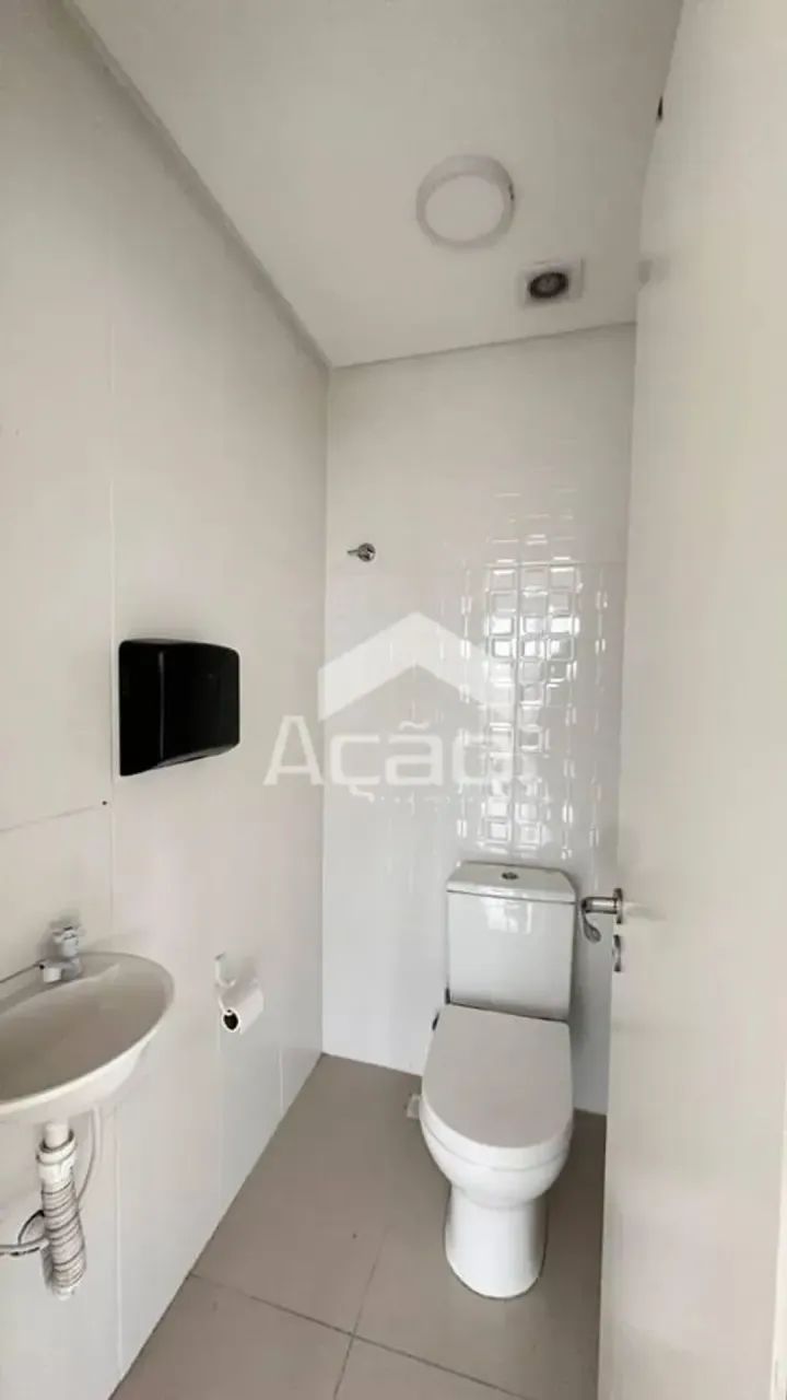 Sala Comercial Para Locação Com 49m² no Centro de Itajaí/SC - Foto 4