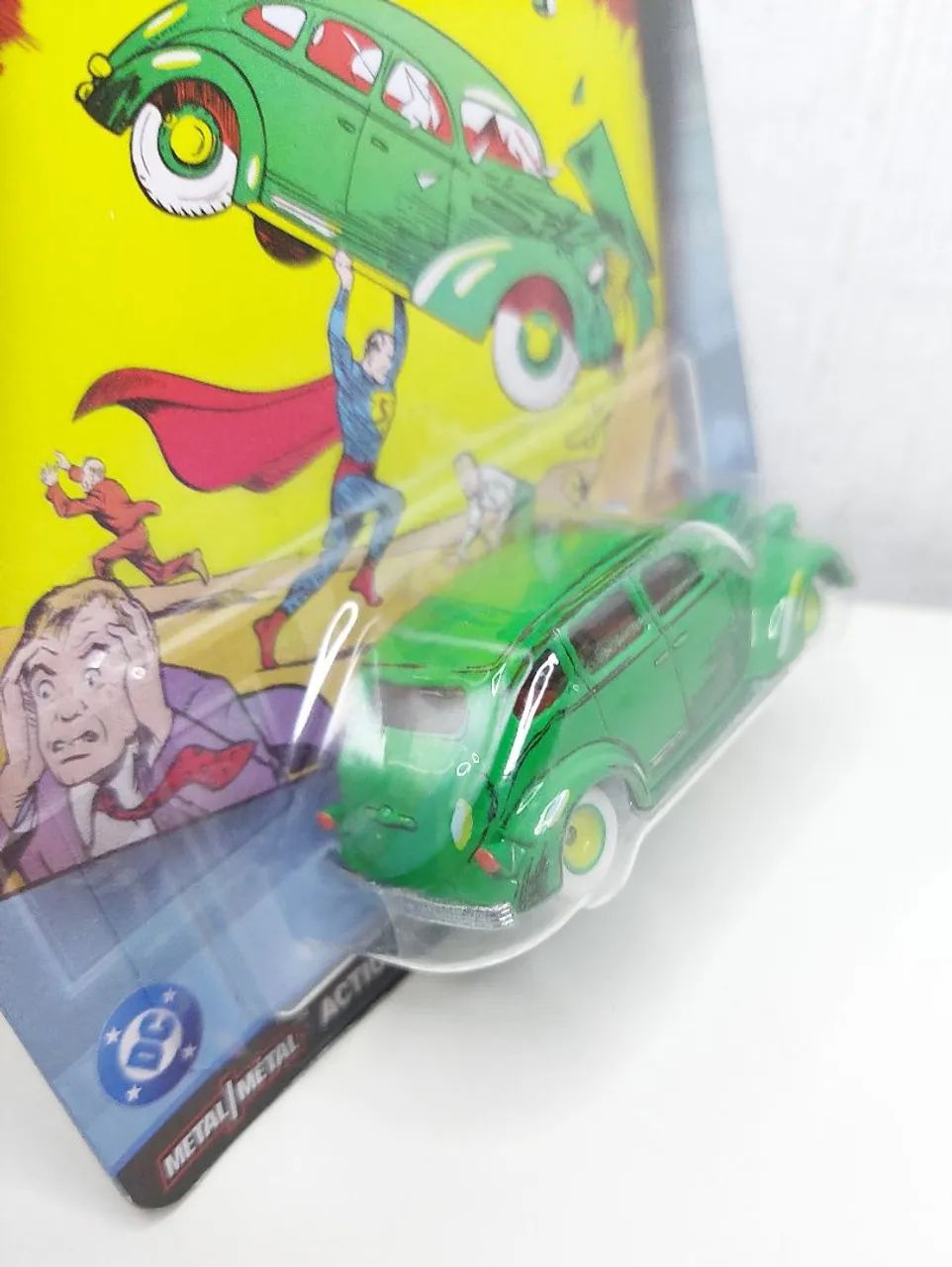 Hot Wheels Premium POP Culture / Action Comics #1 - Action Sedan / Berline - Superman DC - Foto 3