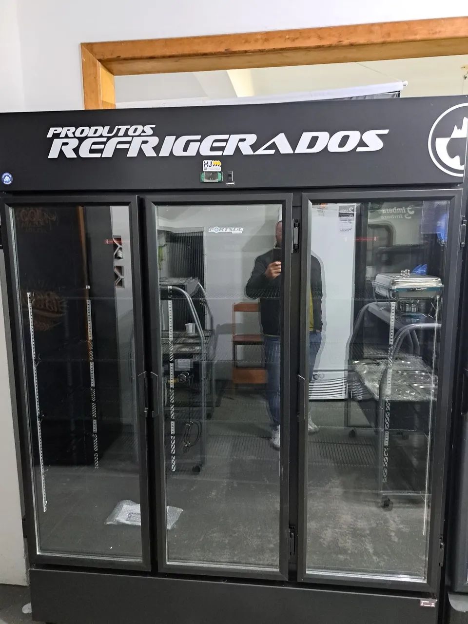 Ac Refrigerador visa cooler total Black e portas 