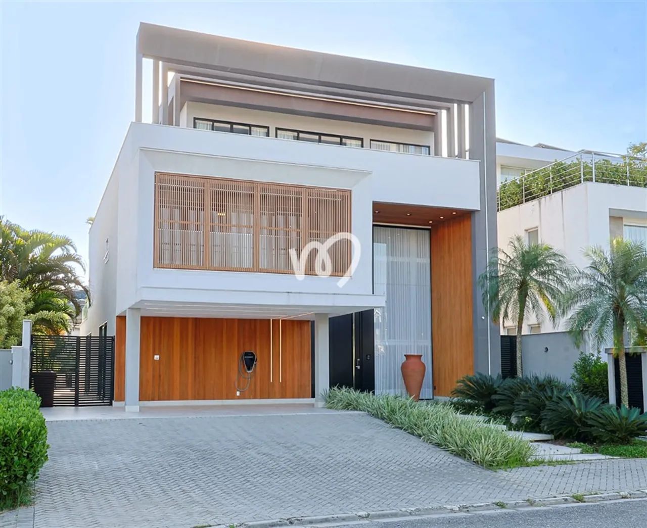 CASA COM 5 SUÍTES Á VENDA NO CONDOMÍNIO ALPHAVILLE - BARRA DA TIJUCA